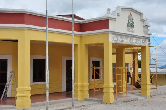 Novo prédio da imigração hondurenha na fronteira com a Nicarágua